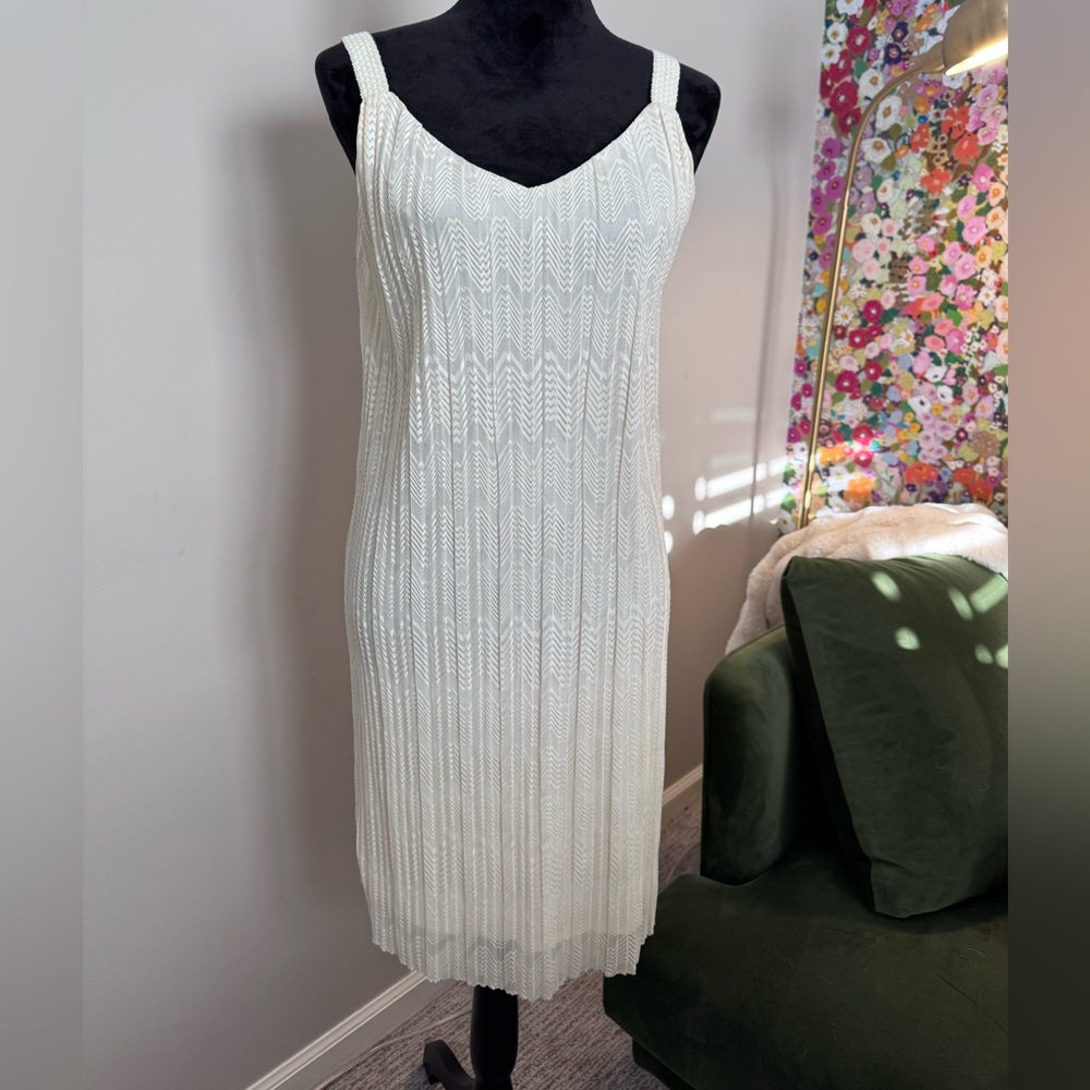 Elegant Cream Sleeveless Dress